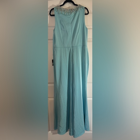 Mac Duggal Ieena Beaded-Neck Jersey Gown NWT Size 12 #26516 - Picture 8 of 8